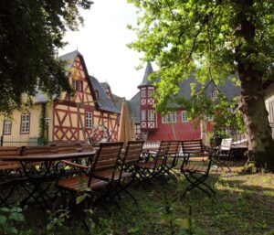 Frauen im Knittelsheimer Ortsadel: Spurensuche