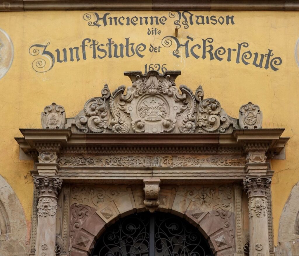 Herzhafte küche: einfach, ehrlich, genussvoll 7 Rechtsprechung und Verwaltung durch den Knittelsheimer Adel
